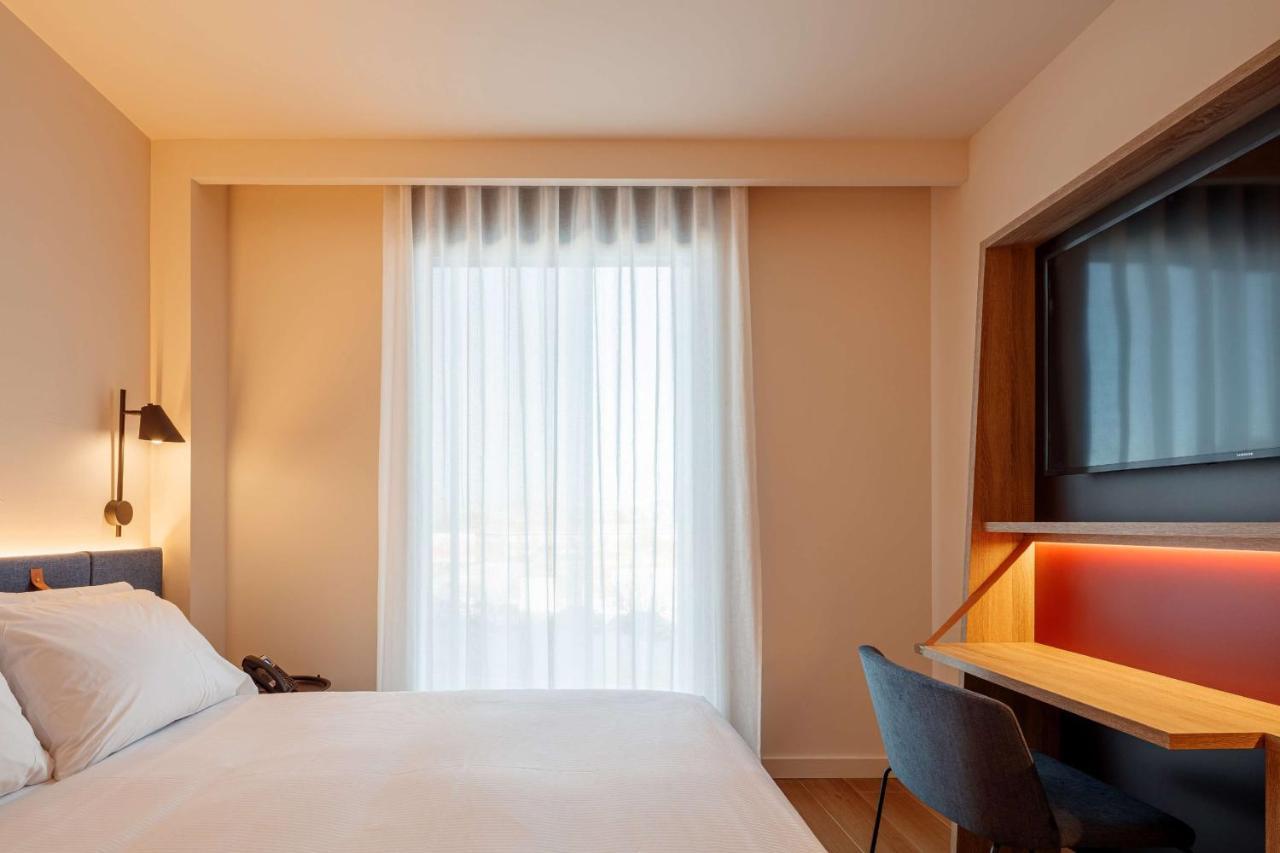 แฮมป์ตัน บาย ฮิลตัน อัลโกเบนดาส มาดริด Hotel ภายนอก รูปภาพ